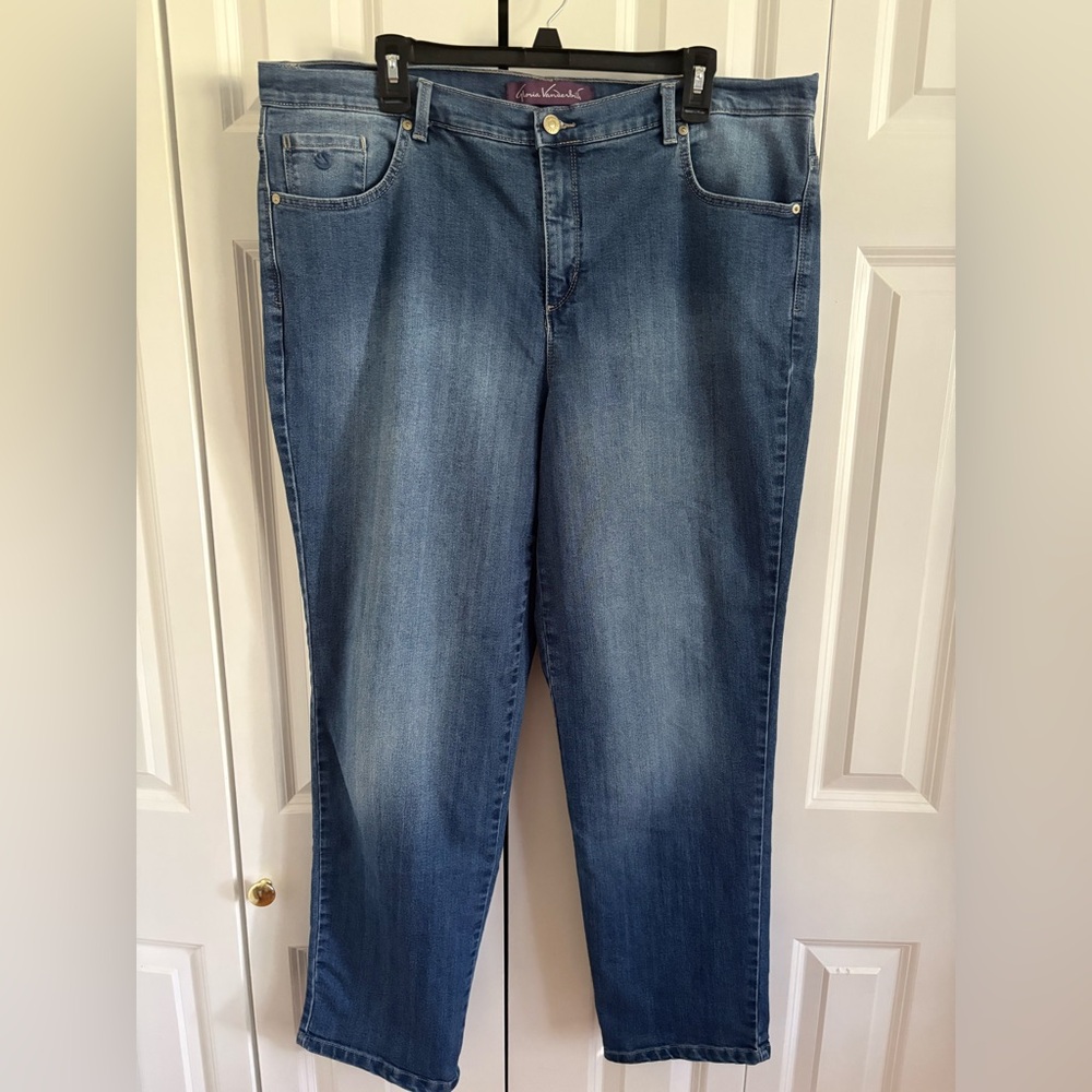 Gloria Vanderbilt Women's Amanda Straight Leg Blue Jeans